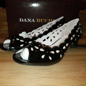 Dana Buchman SZ 9.  Mand Made EUC